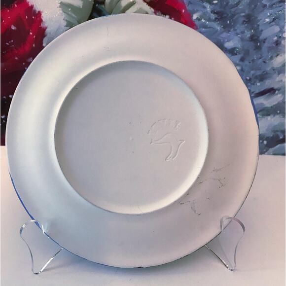 Falling Snow in Blue Sky with Black & White Cat Pottery Plate - Picture 3 of 3